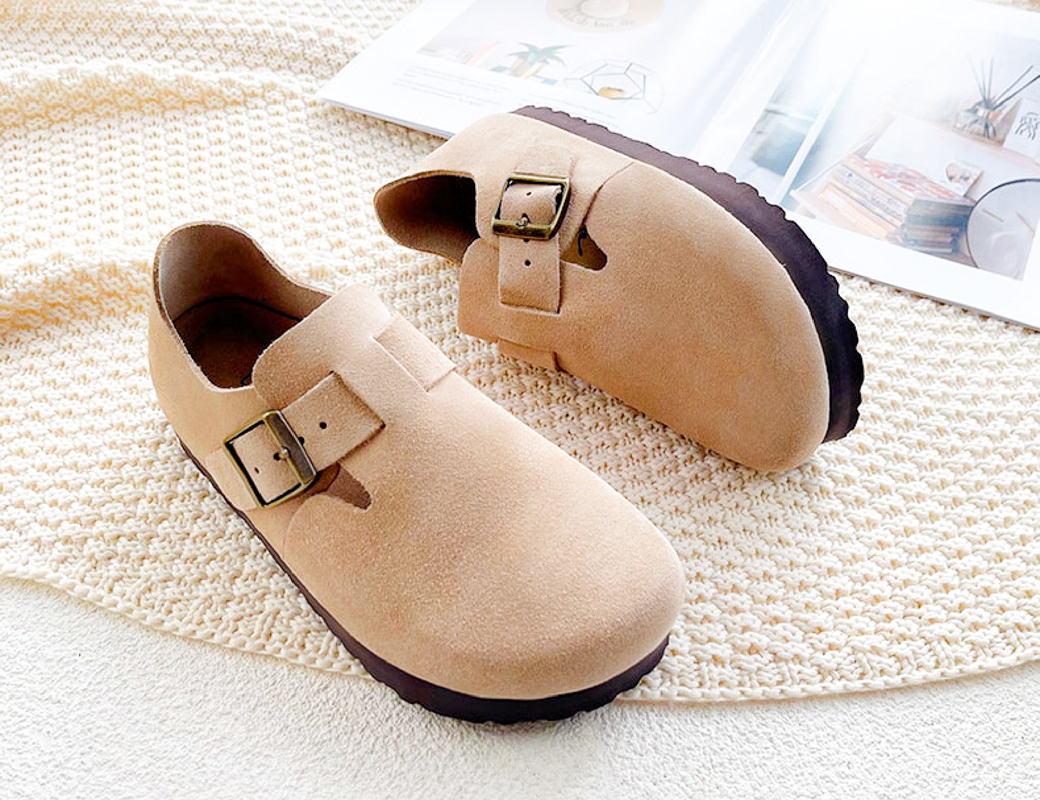 Akira beige Sand full close
